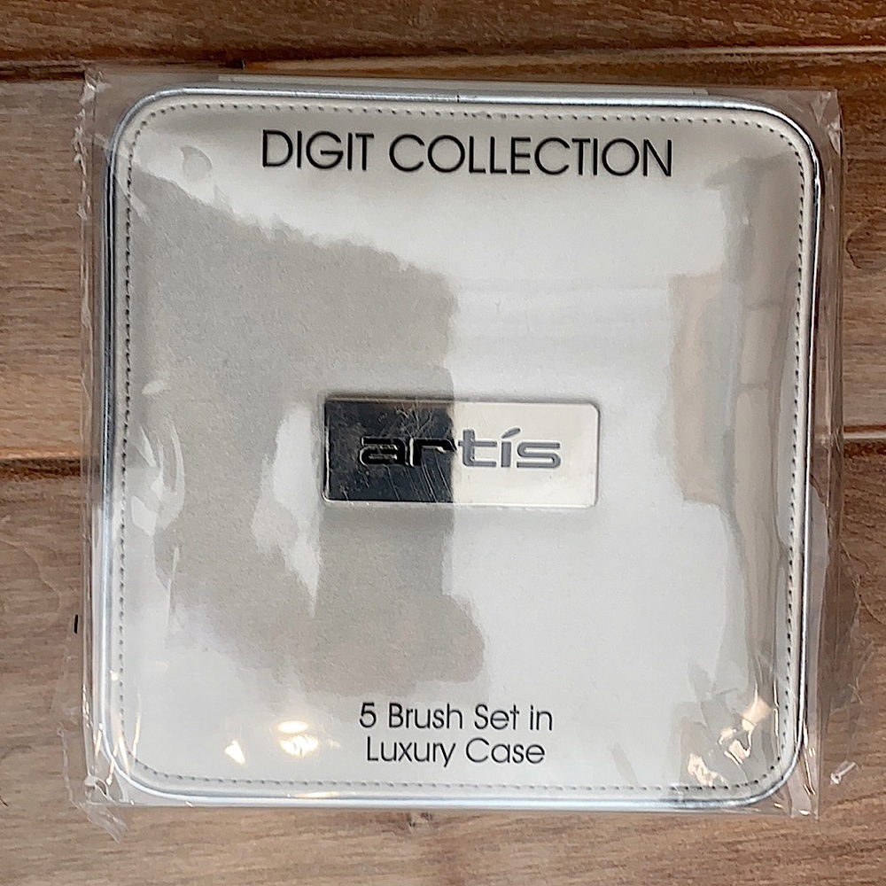 Artis 5 brush set in luxury case (unopened)